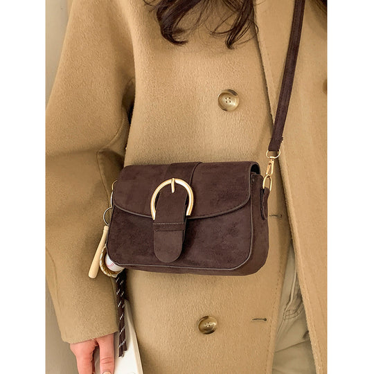 Damen Umhängetasche aus hochwertigem Wildleder mit elegantem Schnallenverschluss Nord Taschen