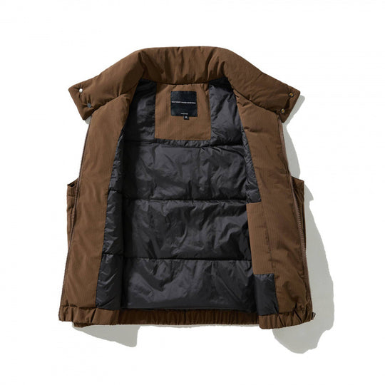 Herren Wattierte Outdoor‑Weste mit hohem Stehkragen, elastischem Saum und großen Klappentaschen Nord Taschen