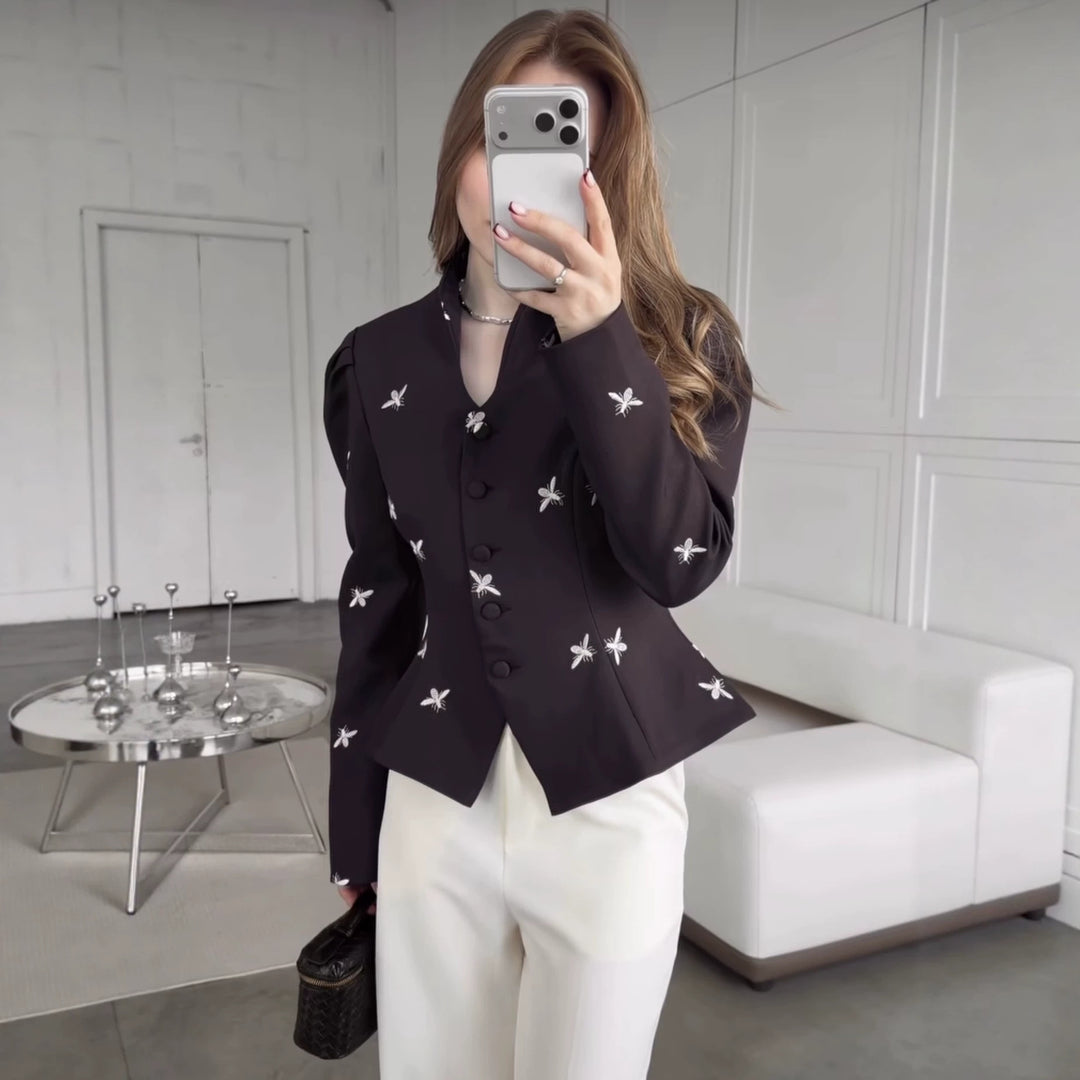Damen Taillierter Peplum‑Blazer mit geschwungenem Stehkragen und Puffschulter‑Details Nord Taschen
