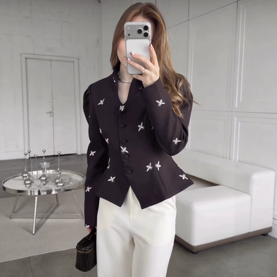 Damen Taillierter Peplum‑Blazer mit geschwungenem Stehkragen und Puffschulter‑Details Nord Taschen