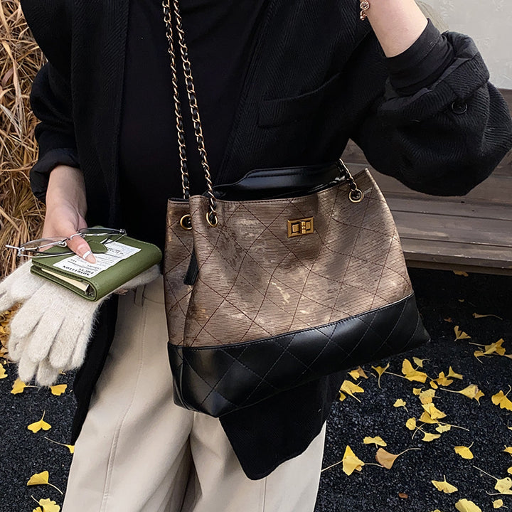 Damen elegante Handtasche mit edlen Kunstleder-Elementen Nord Taschen