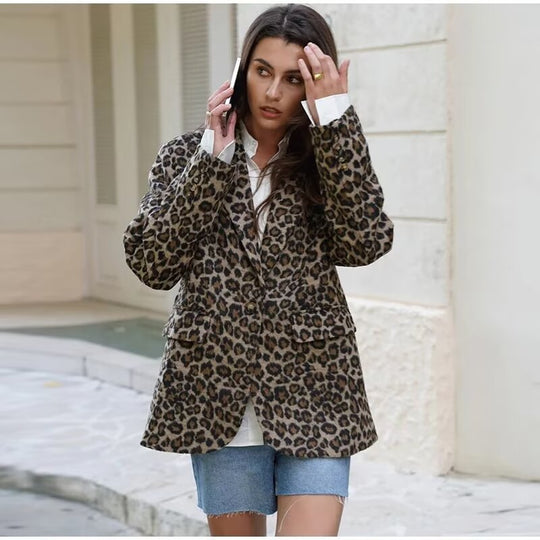 Damen Leopardenprint Bouclé-Blazer mit Reverskragen und aufgesetzten Pattentaschen Nord Taschen