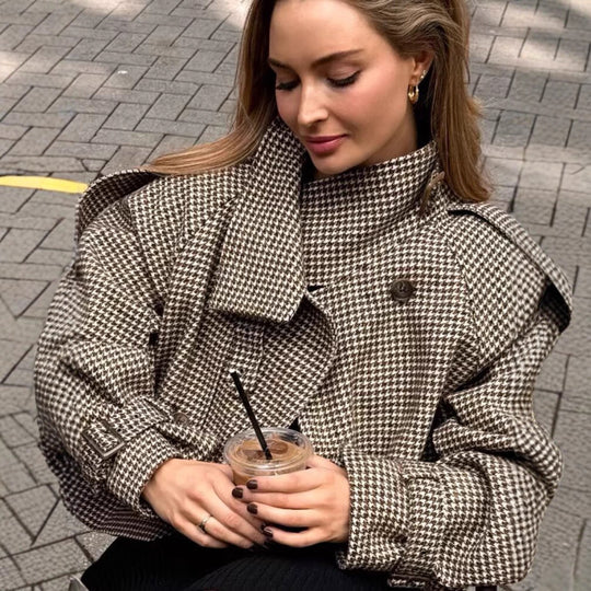 Damen Oversize-Trenchcoat mit Hahnentritt-Muster, hohem Stehkragen und Schulterklappen Nord Taschen