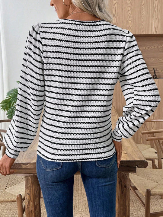 Damen Gestreifter Feinstrick-Pullover mitWaffelstruktur und Rundhalsausschnitt Nord Taschen