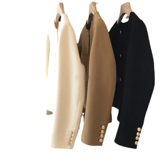 Damen Kurzblazer aus Wollmix mit Rundhalsausschnitt, Pattentaschen und goldenen Zierknöpfen Nord Taschen
