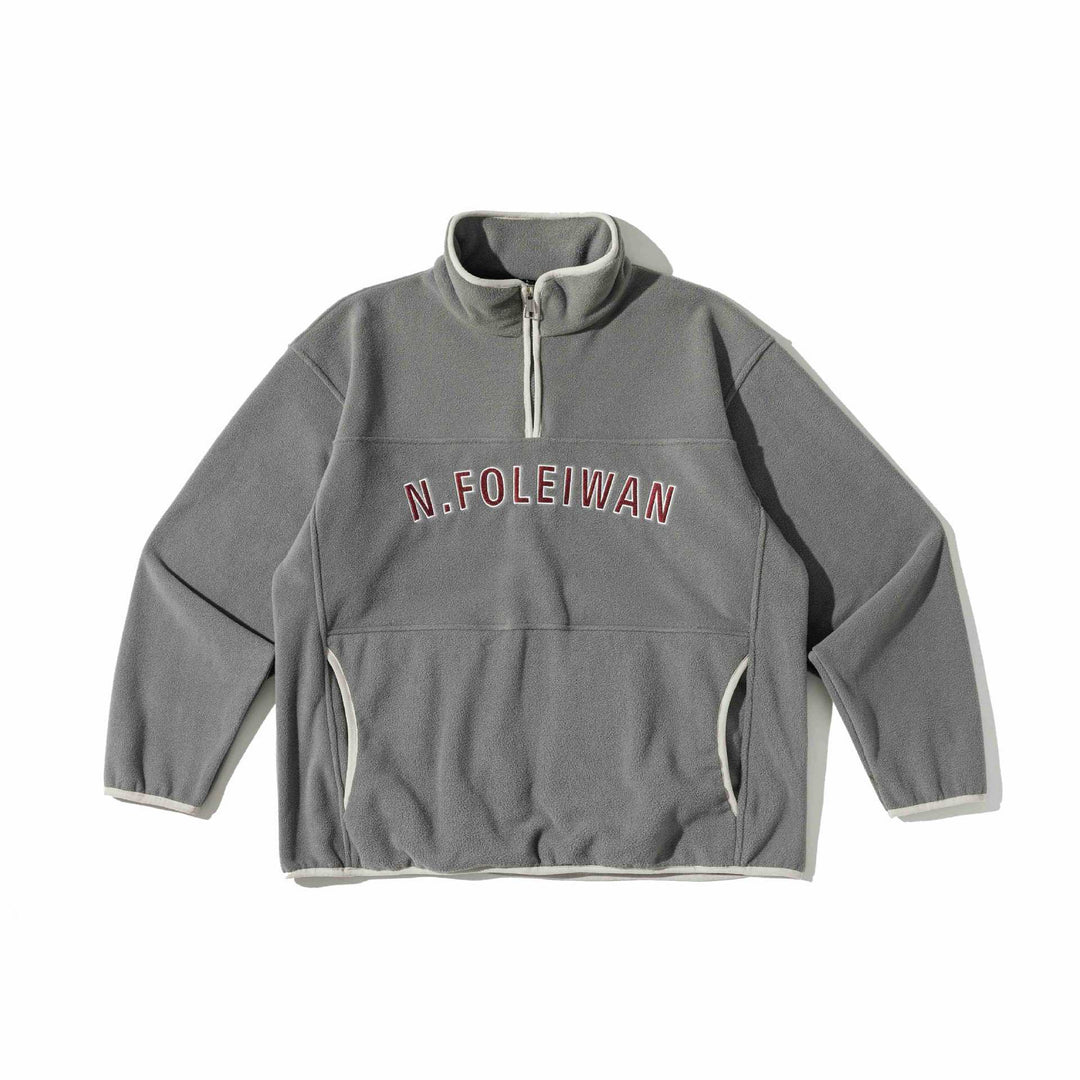 Unisex Fleece-Pullover mit halbhohem Reißverschluss, Kängurutasche und Collegestyle-Stick Nord Taschen
