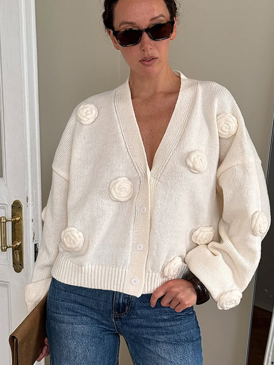Damen Oversize-Strickcardigan mit dreidimensionalen Rosenapplikationen und V-Ausschnitt Nord Taschen