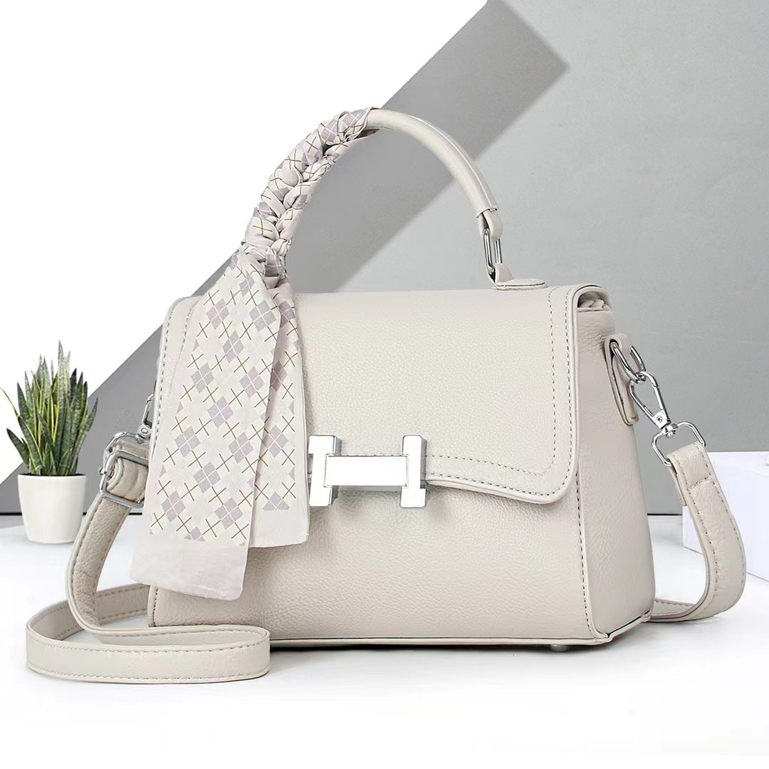 Damen elegante Schultertasche mit modischer Schleifenapplikation Nord Taschen