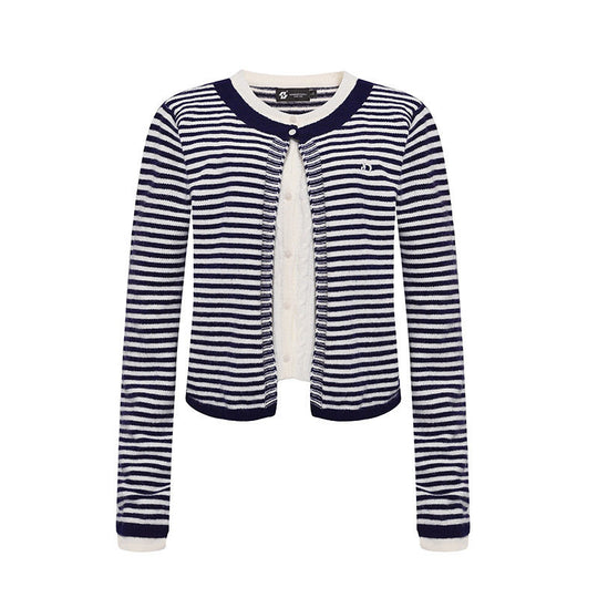 Damen Kurze Lagen-Strickjacke mit Rundhals und feinen Streifen Nord Taschen