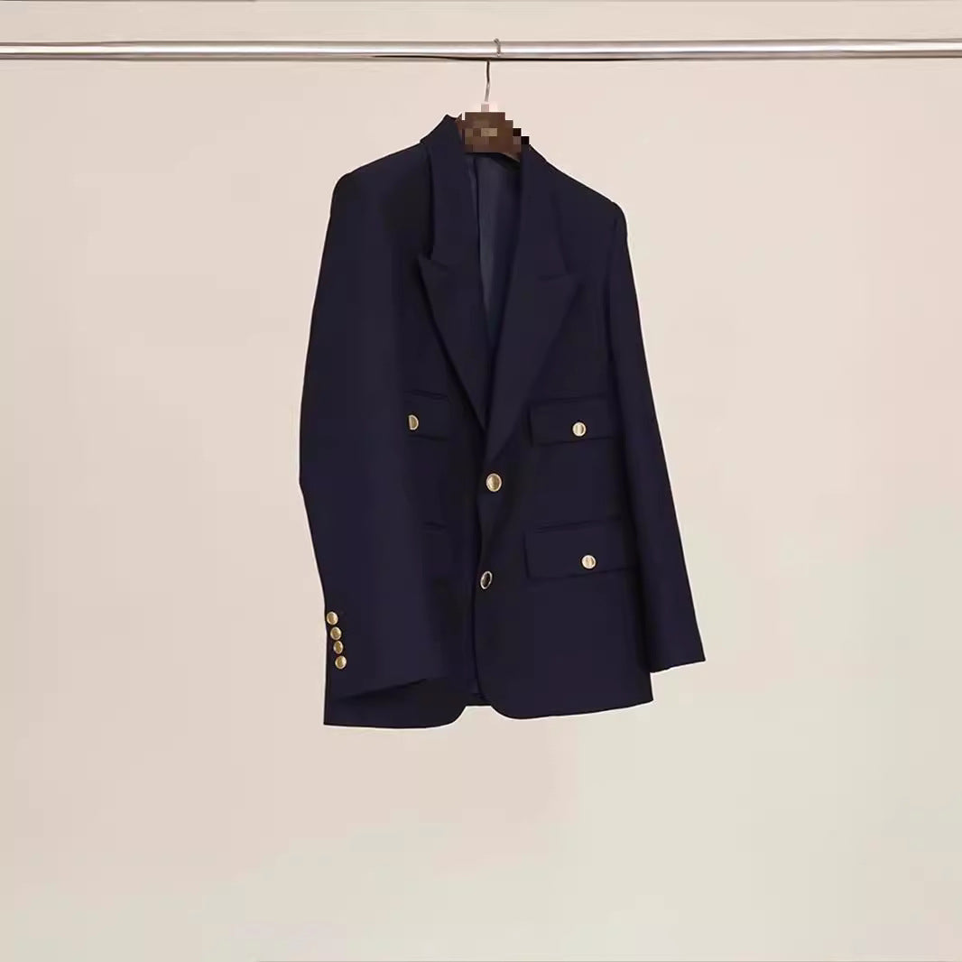 Damen weit geschnittener Blazer mit taillierter Silhouette, goldenen Schmuckknöpfen und Pattentaschen Nord Taschen