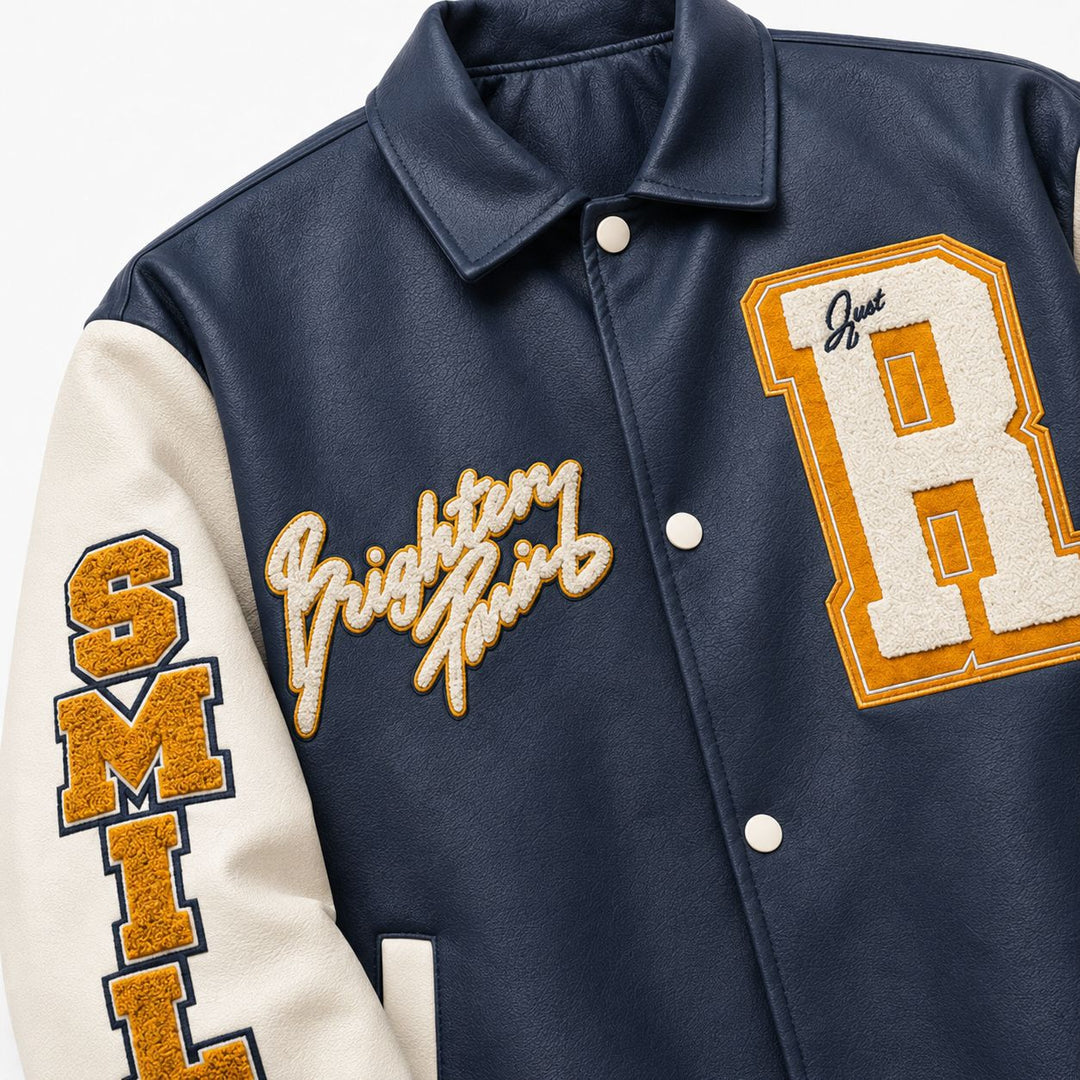 Herren Collegejacke im Letterman‑Stil mit Kunstleder‑Body, Kontrastärmeln und Chenille‑Patches Nord Taschen