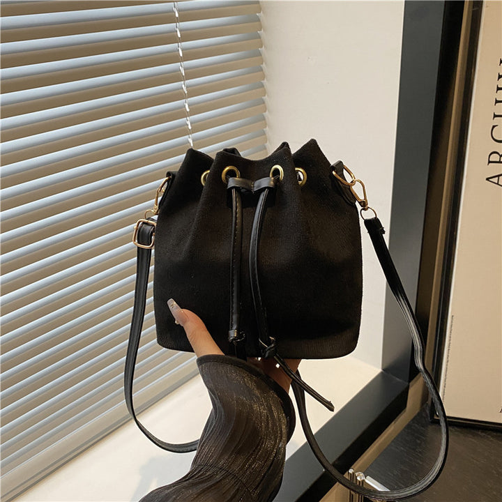 Damen Hobo-Tasche aus weichem Wildleder mit verstellbarem Kordelzug Nord Taschen