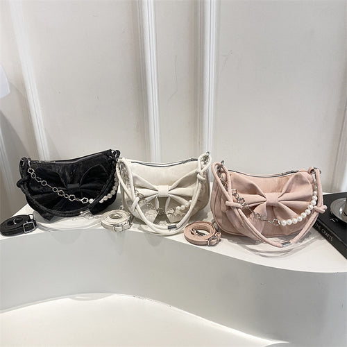 Damen Handtasche mit eleganter Rüschendekoration und perlverziertem Henkel Nord Taschen