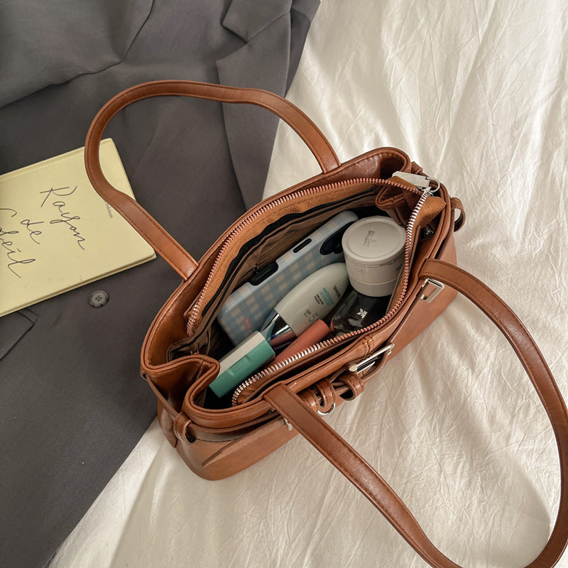 Damen Schultertasche mit verstellbarem Gürtel und eleganten Details Nord Taschen