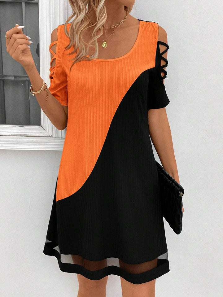Damen modisches Freizeitkleid mit Cut-Out Ärmeln und asymmetrischem Design