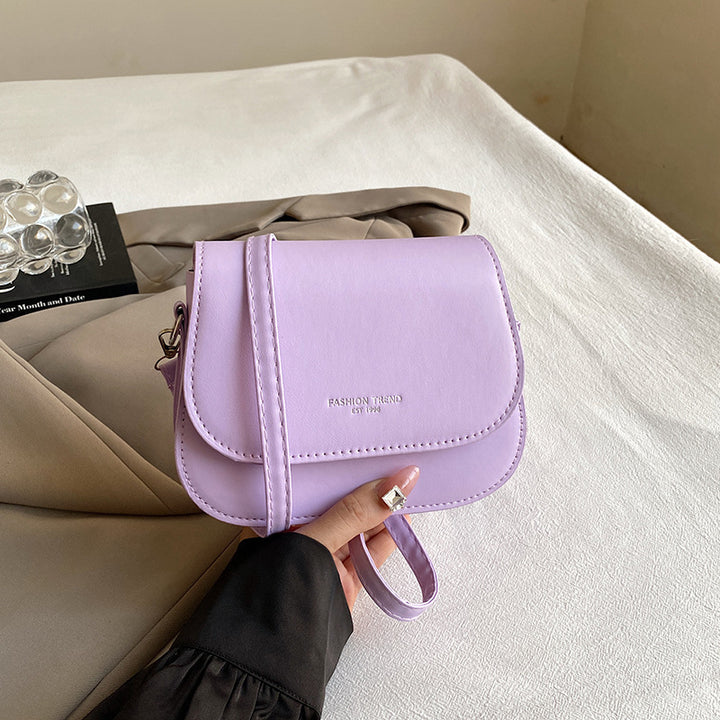 Damen Umhängetasche mit elegantem Klappverschluss und feinem Kunstleder Nord Taschen