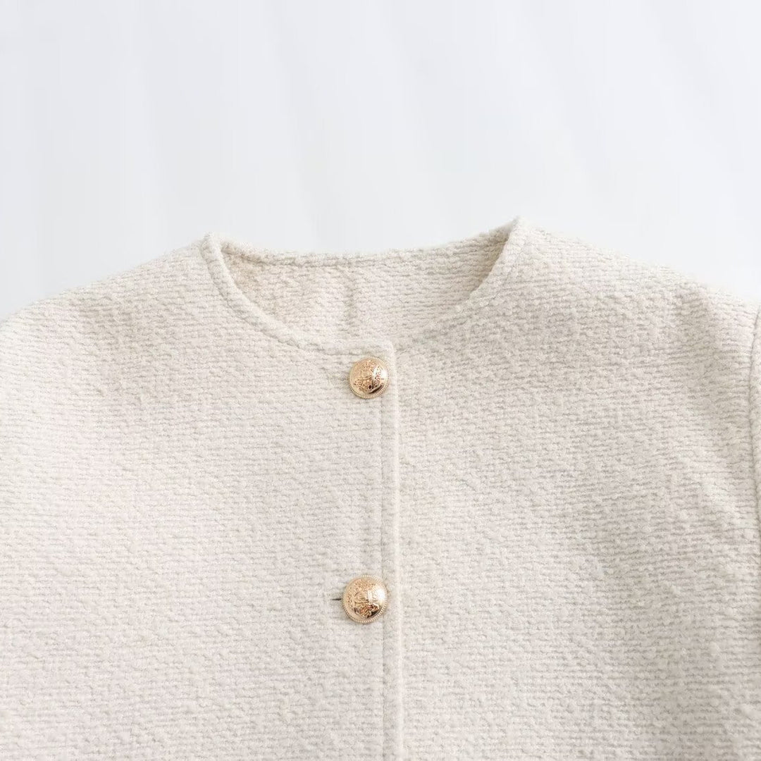 Damen Boxy-Boucléjacke mit Rundhalsausschnitt, Zierknopfleiste und Pattentaschen Nord Taschen