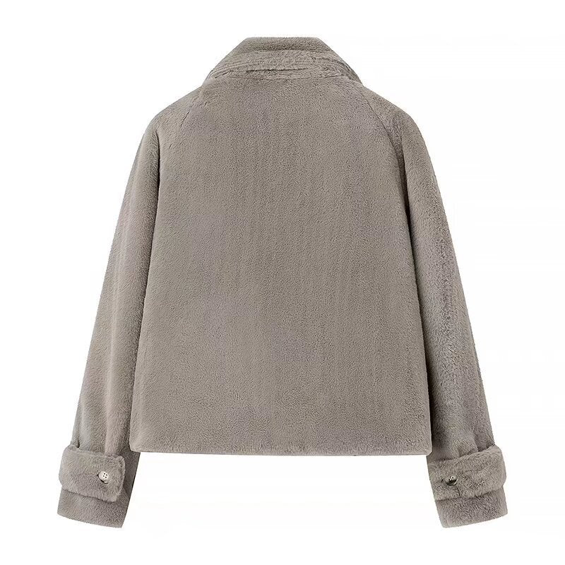 Damen Kurz geschnittene Teddy‑Fleecejacke mit Hemdkragen, verdeckter Knopfleiste und Eingrifftaschen Nord Taschen