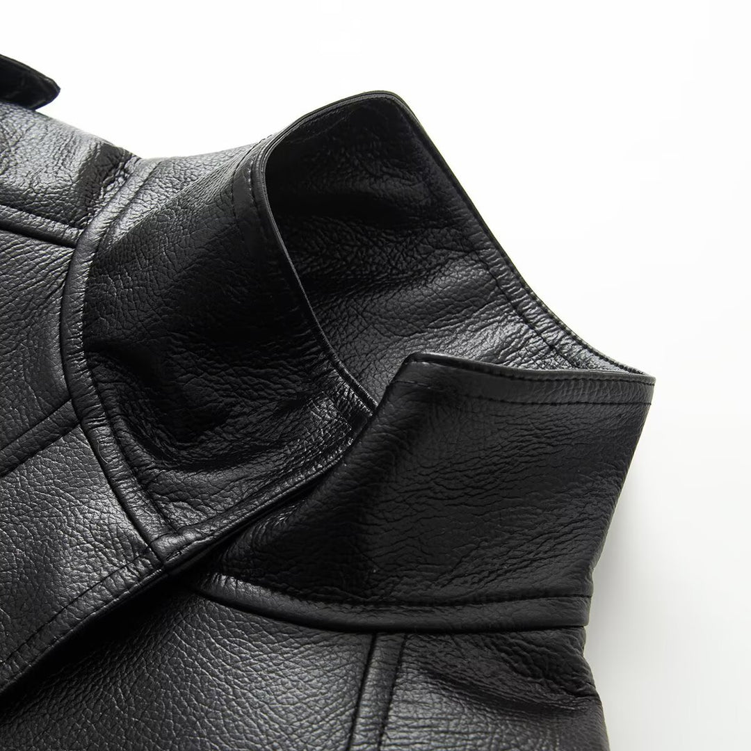 Damen Kurzjacke in Lederoptik mit Stehkragen, überschnittener Schulterpartie und dekorativen Schulterklappen Nord Taschen