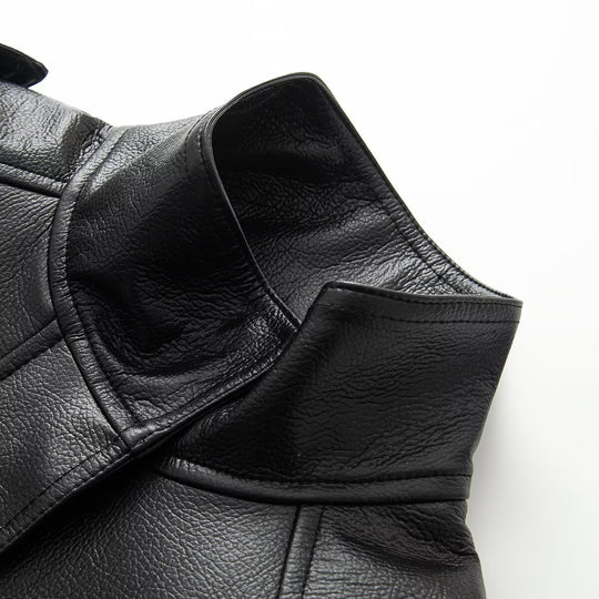 Damen Kurzjacke in Lederoptik mit Stehkragen, überschnittener Schulterpartie und dekorativen Schulterklappen Nord Taschen