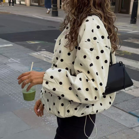 Damen Gepunktete Cropped-Übergangsjacke mit Stehkragen, Tunnelzug und Reißverschluss Nord Taschen