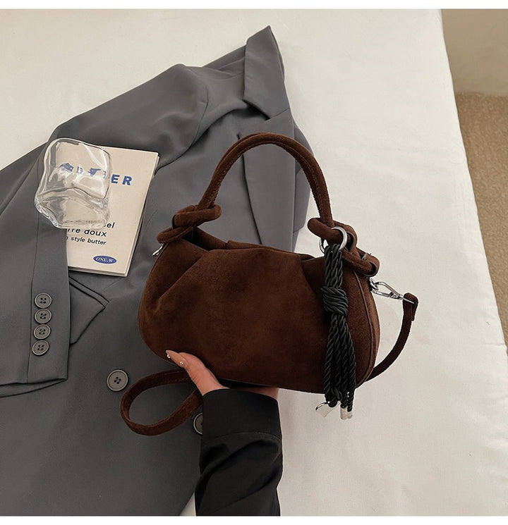 Damen Hobo-Tasche mit dekorativem Henkel und texturiertem Design Nord Taschen