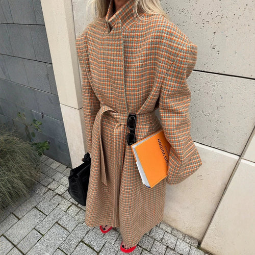 Damen Oversized Woll-Karo Mantel mit Taillengürtel und betonter Schulterpartie Nord Taschen