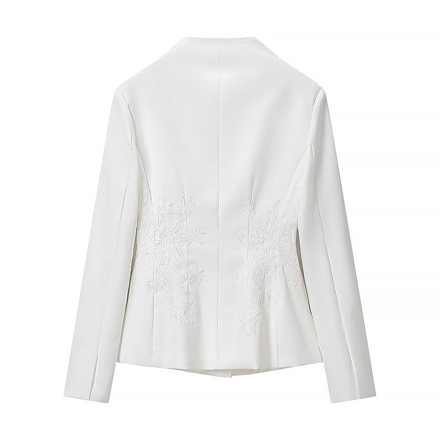 Damen Taillierte Kurzjacke mit Stehkragen und floraler Stickerei Nord Taschen
