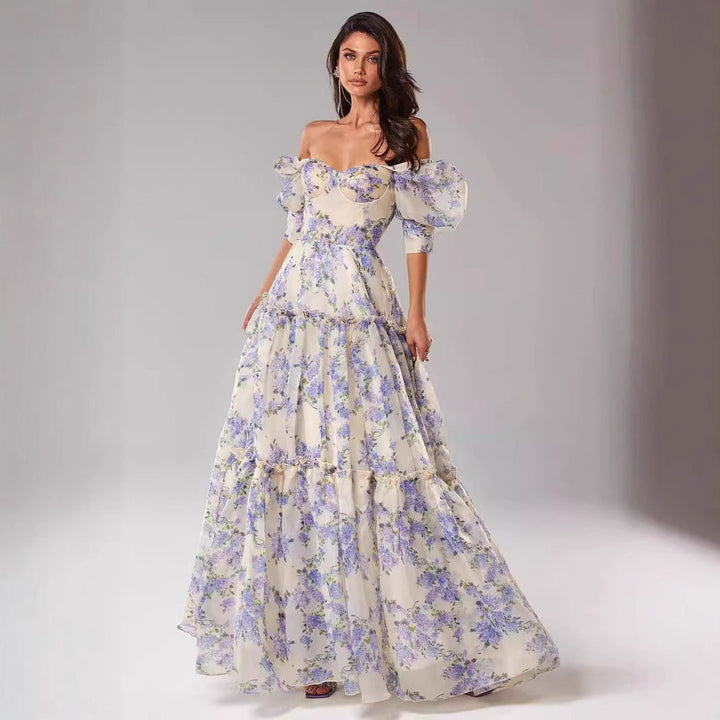 Damen Elegantes Maxikleid mit schulterfreien Rüschenärmeln und floralen Akzenten
