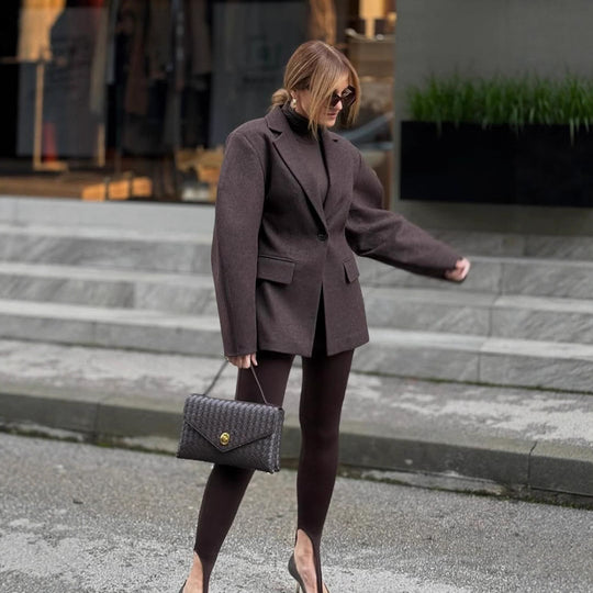 Damen Oversize-Strukturblazer mit betonter Schulterpartie und voluminösen Ärmeln Nord Taschen