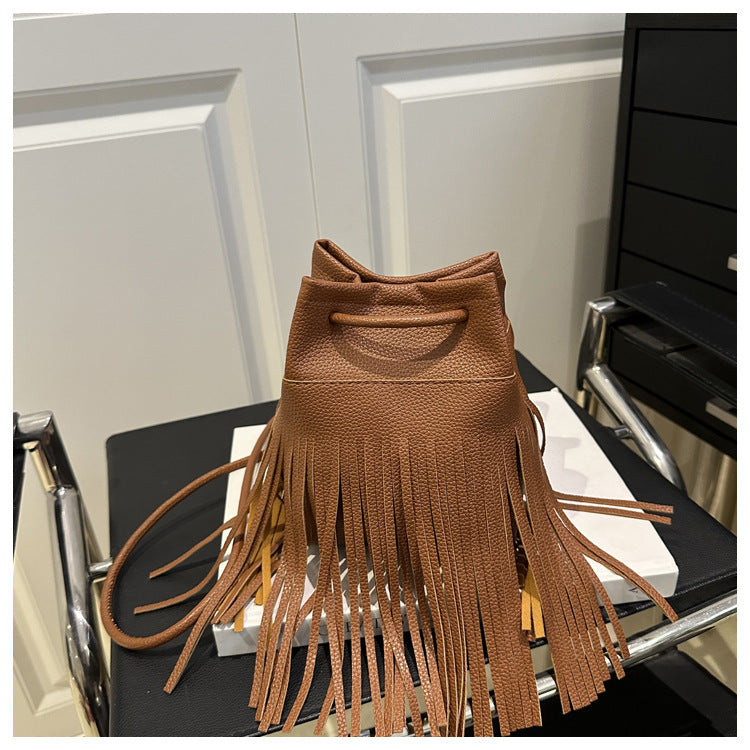 Damen Beuteltasche mit fransigem Design und praktischem Kordelzug Nord Taschen