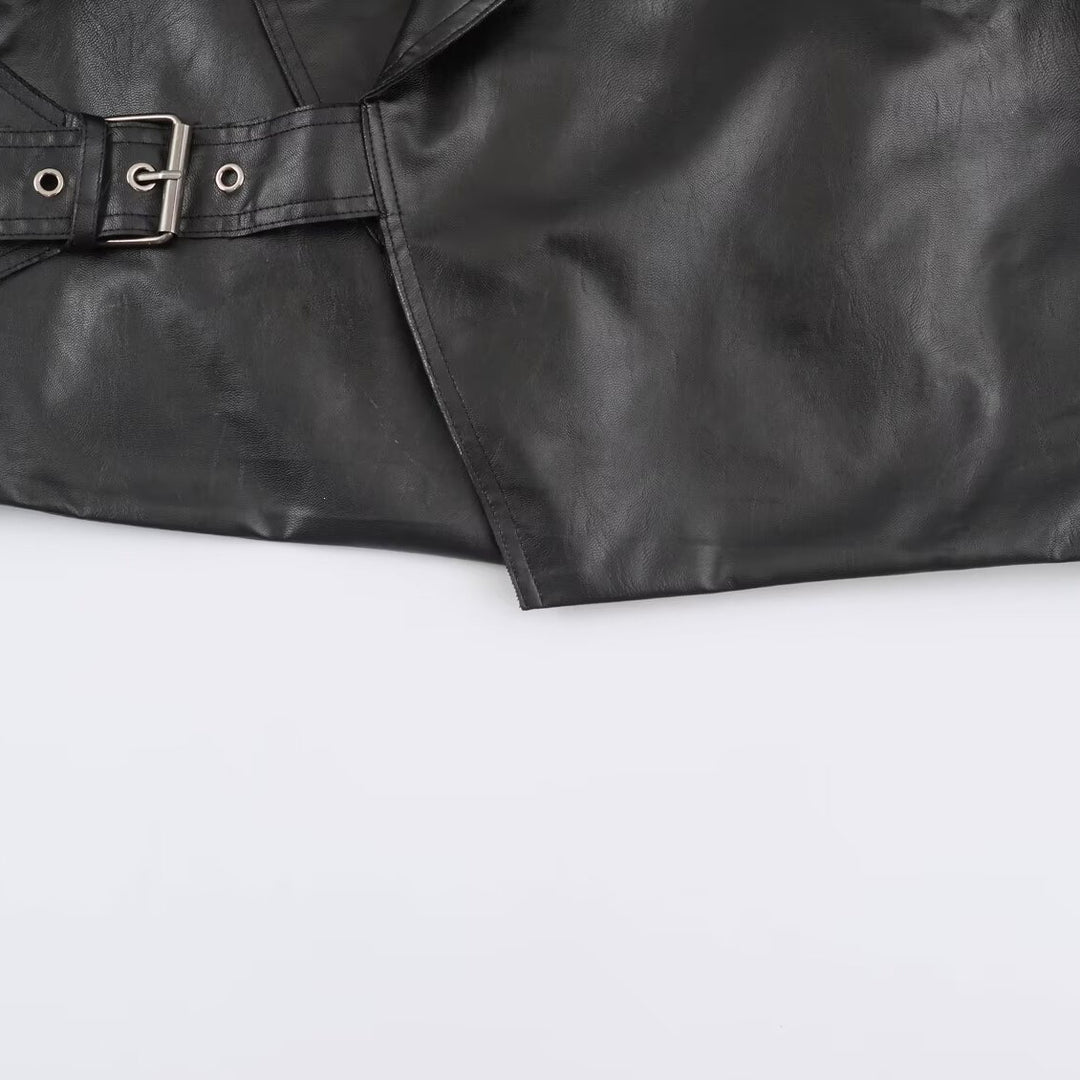Damen Kurze Oversize-Lederoptikjacke mit weitem Schalkragen und Gürtel Nord Taschen