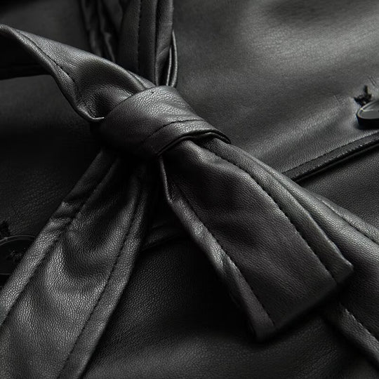 Damen kurze Kunstleder‑Trenchjacke mit Taillengürtel und Schultercape Nord Taschen