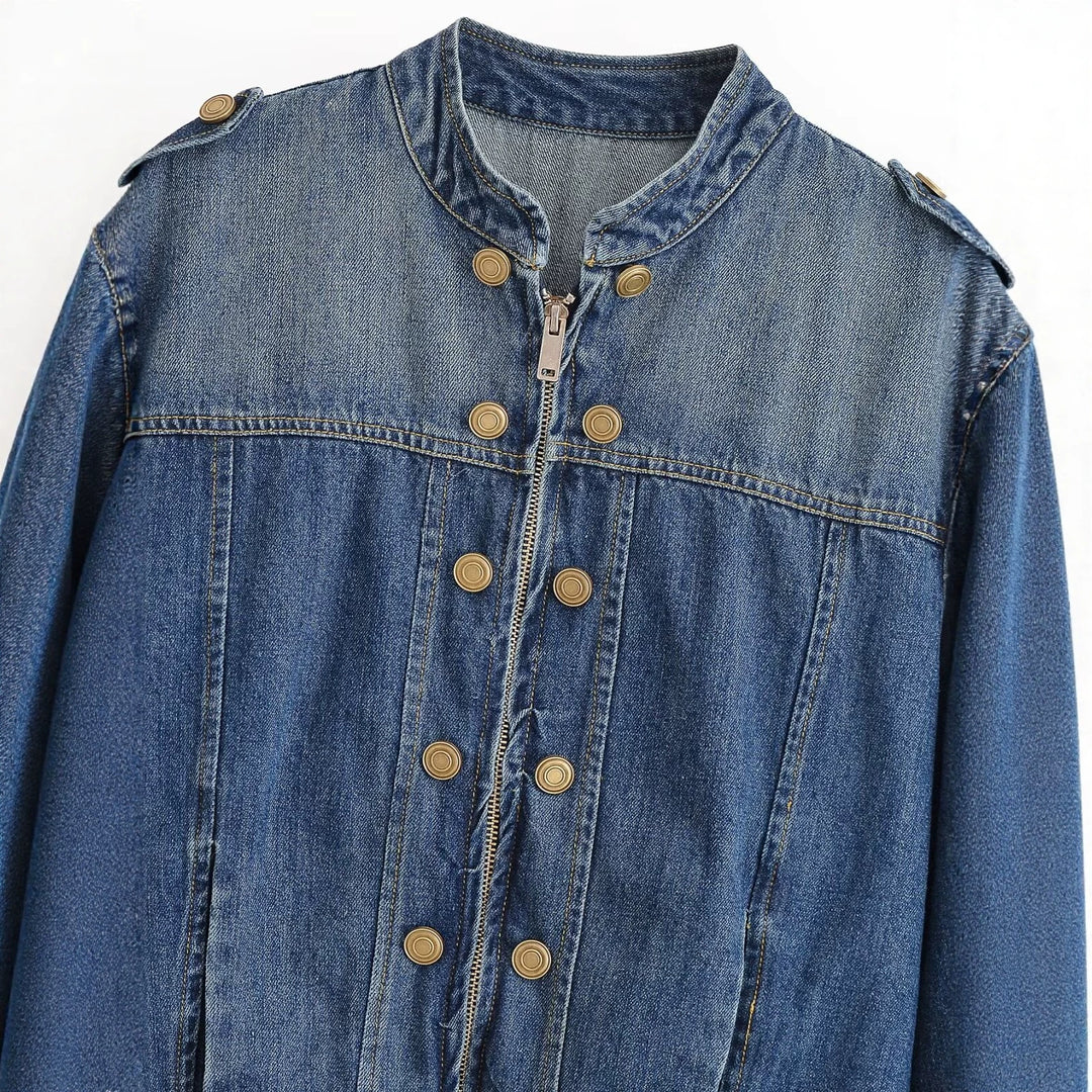 Damen Jeansjacke im Military‑Stil mit Stehkragen, doppelter Zierknopfleiste und Schulterklappen Nord Taschen