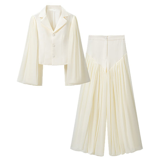 Damen Zweiteiliges Ensemble aus kurzem Blazer mit dramatischen Glockenärmeln und plissierter Palazzo-Hose Nord Taschen