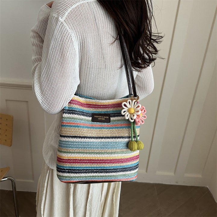Damen praktische Beuteltasche mit modischem Blumendetail Nord Taschen