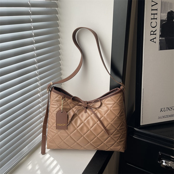 Damen elegante Umhängetasche im modernen Steppdesign Nord Taschen