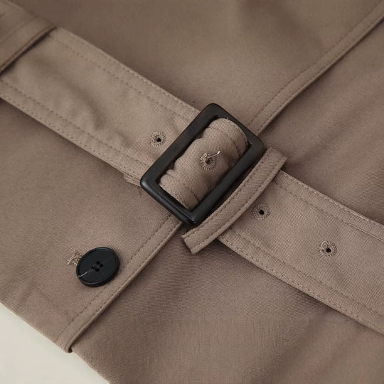 Damen Kurzer doppeltreihiger Trenchcoat mit Stehkragen und Taillengürtel Nord Taschen