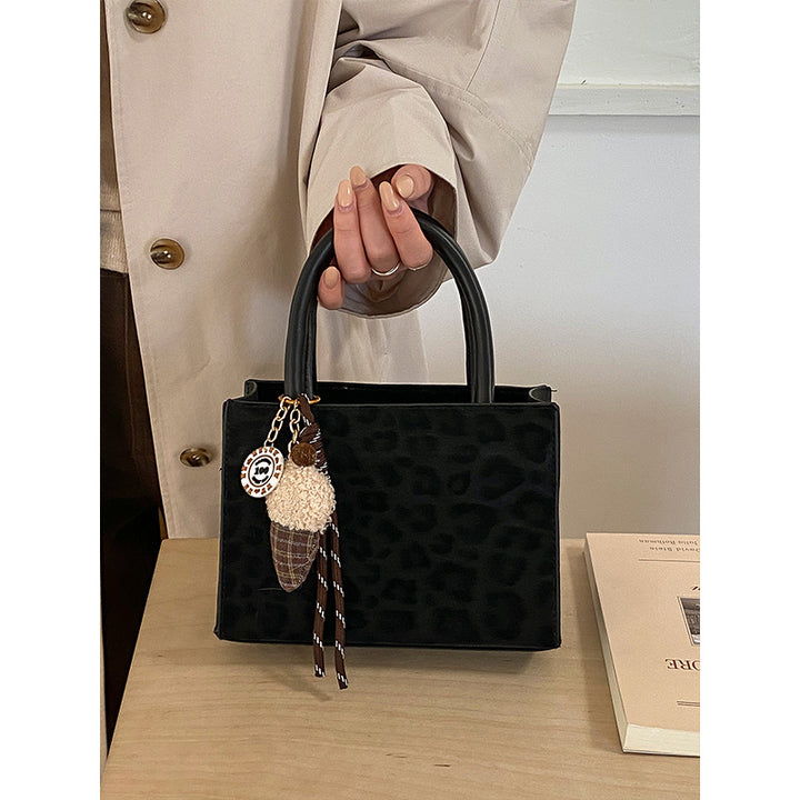 Damen Handtasche mit elegantem Leo-Muster Nord Taschen