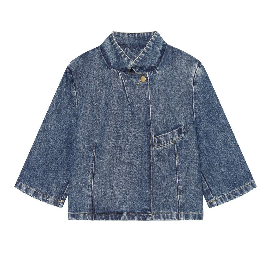 Damen Kurze boxy Jeansjacke mit Stehkragen, asymmetrischer Druckknopfleiste und aufgesetzter Brusttasche Nord Taschen