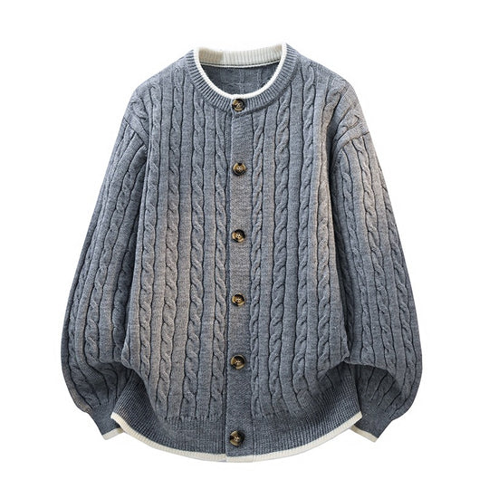 Damen Oversize Zopfstrick-Cardigan mit Rundhalsausschnitt, Holzknopfleiste & Kontrastbesatz Nord Taschen
