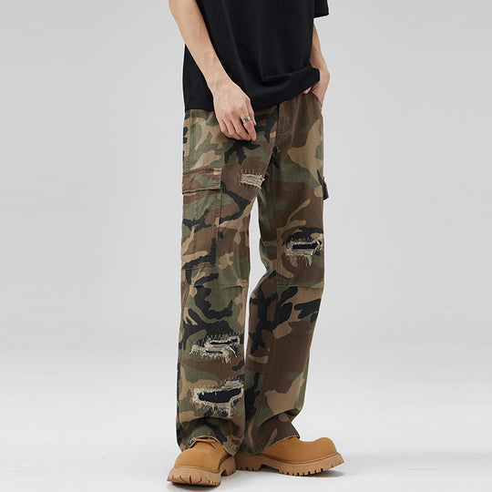 Herren weite Cargo-Hose im Camouflage-Look mit bewusst aufgerissenen Details und großen Pattentaschen Nord Taschen