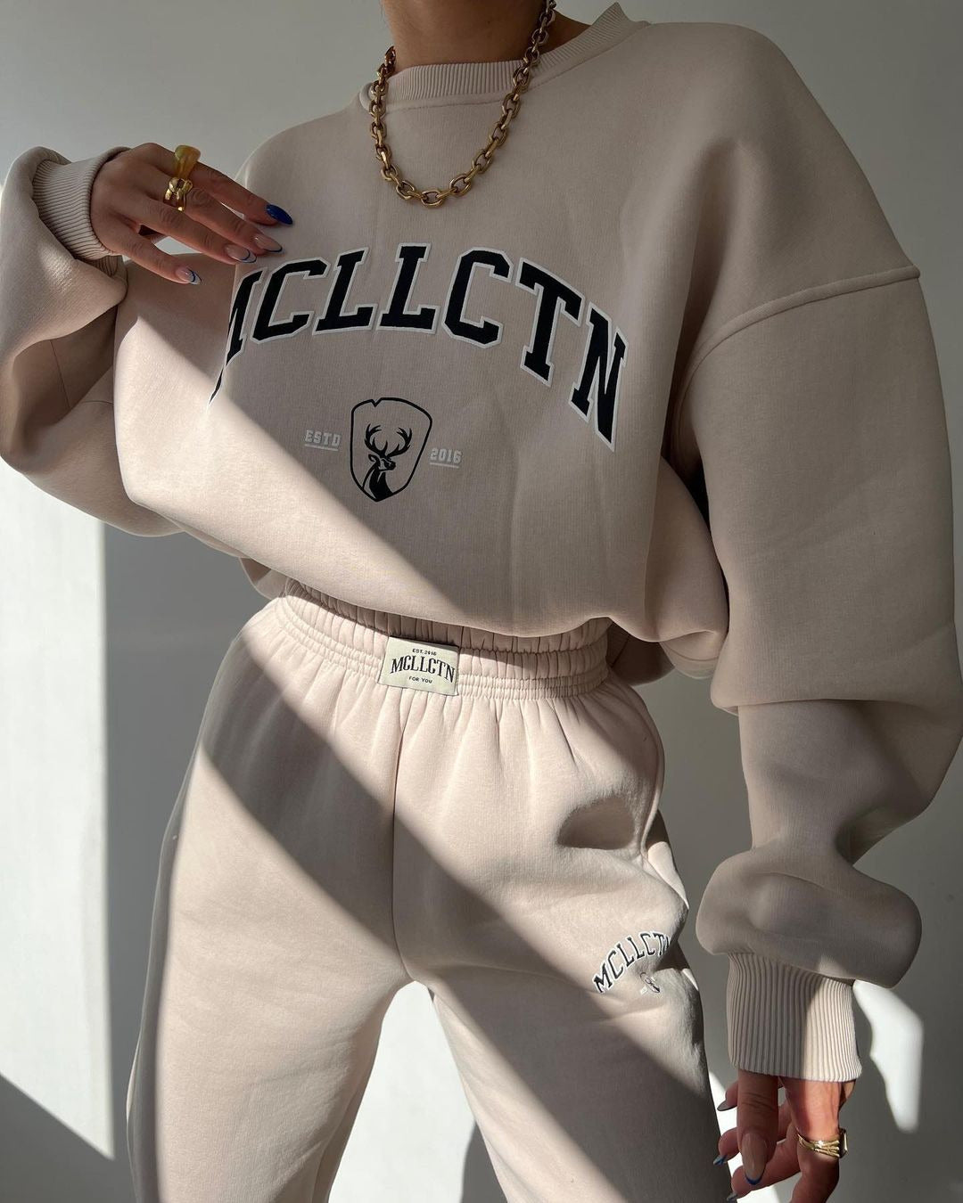 Damen Oversized College-Sweatshirt und High-Waist-Jogger-Set aus French-Terry Nord Taschen