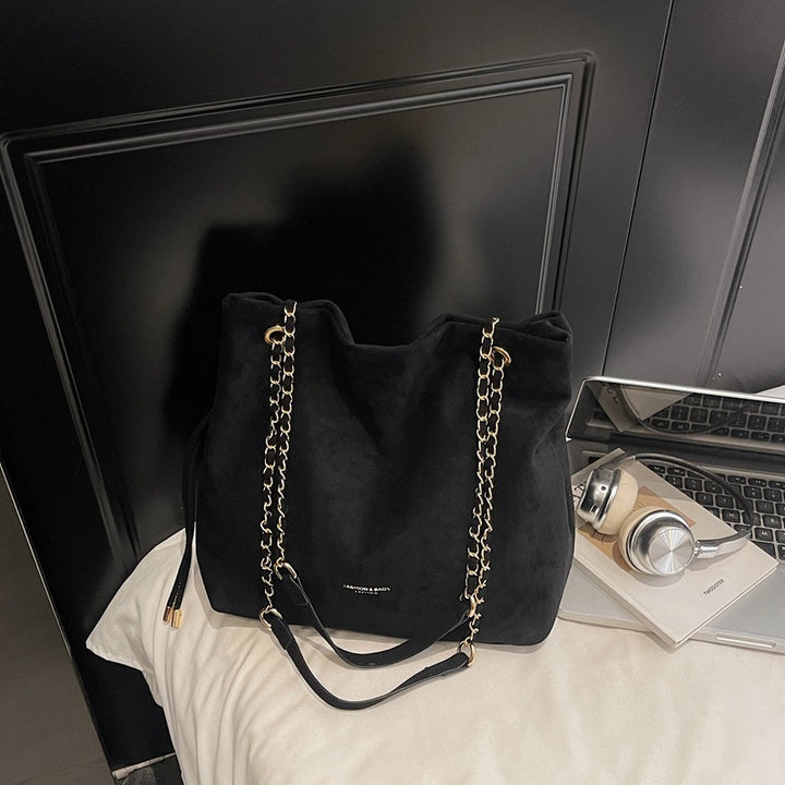 Damen elegante Hobo-Tasche aus Samt mit einzigartigem Anhänger Nord Taschen