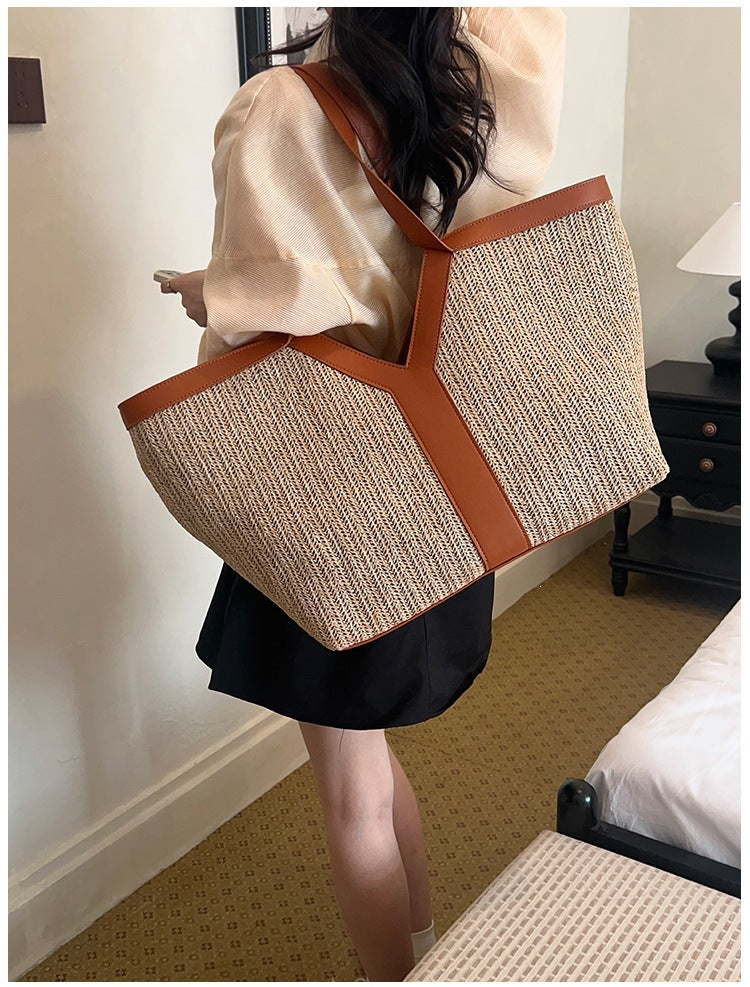 Damen elegante Strandtasche mit einzigartigem geflochtenem Design und robusten Lederakzenten Nord Taschen