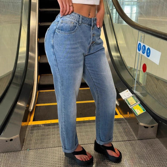 Damen Hochtaillierte Relaxed‑Straight‑Jeans mit sichtbarer Knopfleiste und Umschlag Nord Taschen