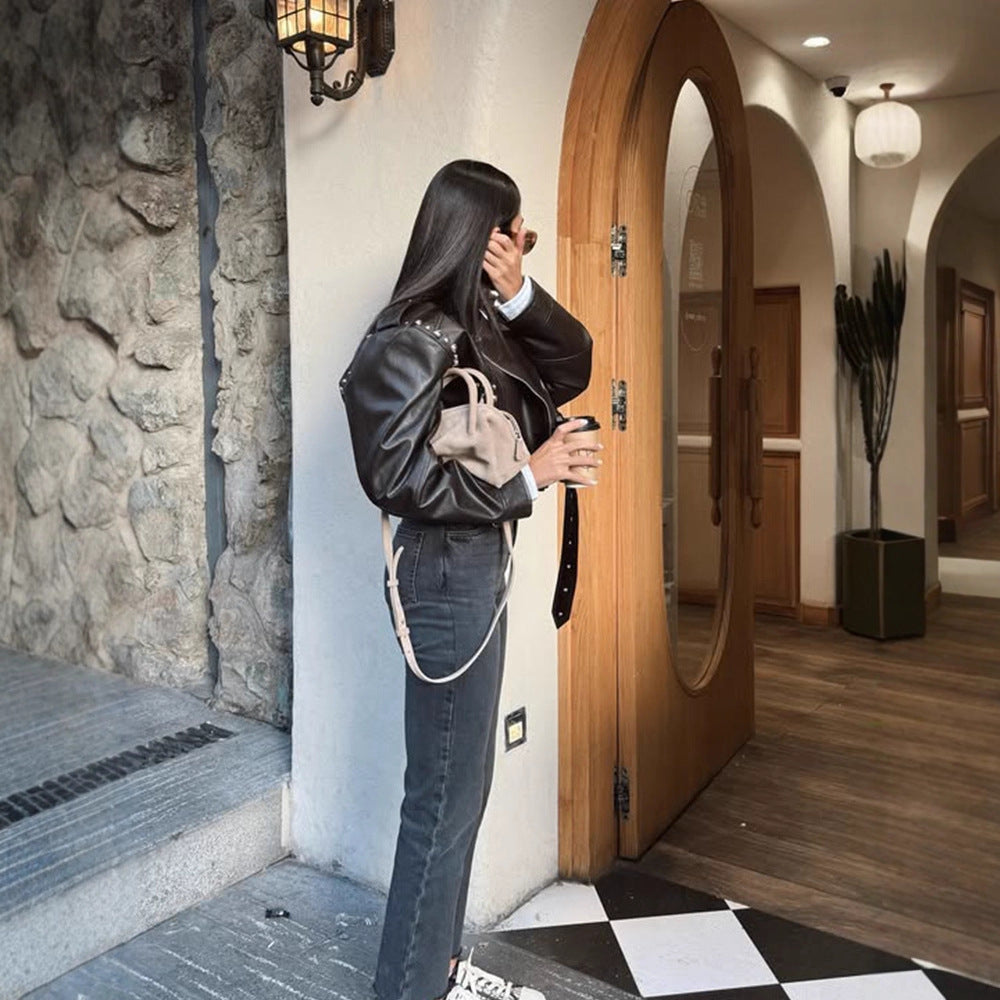 Damen Kurze Nieten-Bikerjacke aus Lederimitat mit Taillengürtel Nord Taschen