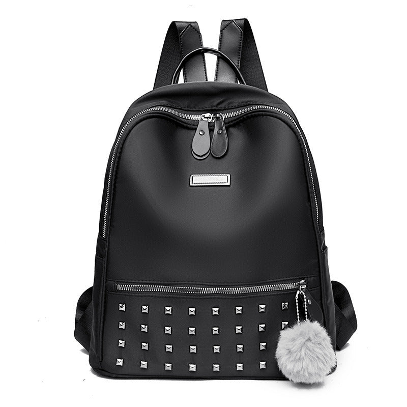Damen modischer Rucksack mit Nieten und Pom-Pom Nord Taschen