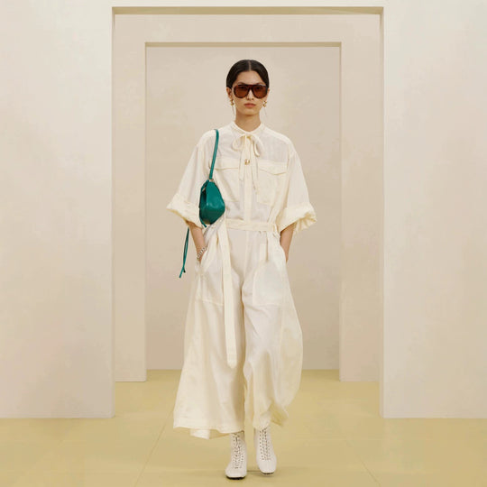 Damen Langer Utility-Jumpsuit mit Hemdkragen und Bindegürtel Nord Taschen