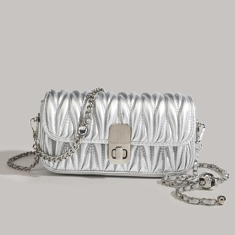 Damen Clutch-Tasche mit eleganter Raffung und hochwertigem Kettenriemen Nord Taschen